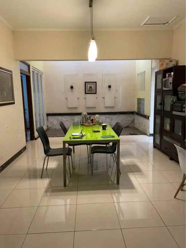 dijual rumah komplek margahayu raya