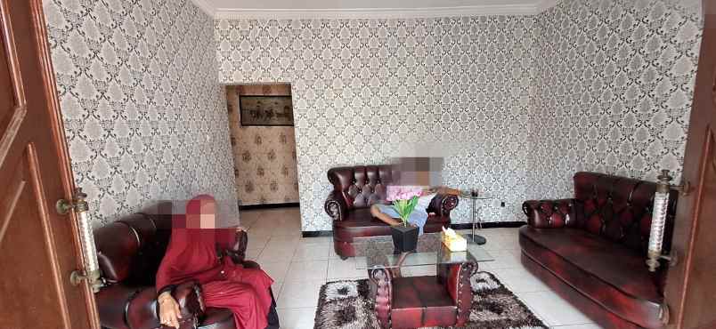dijual rumah komplek margawangi estate