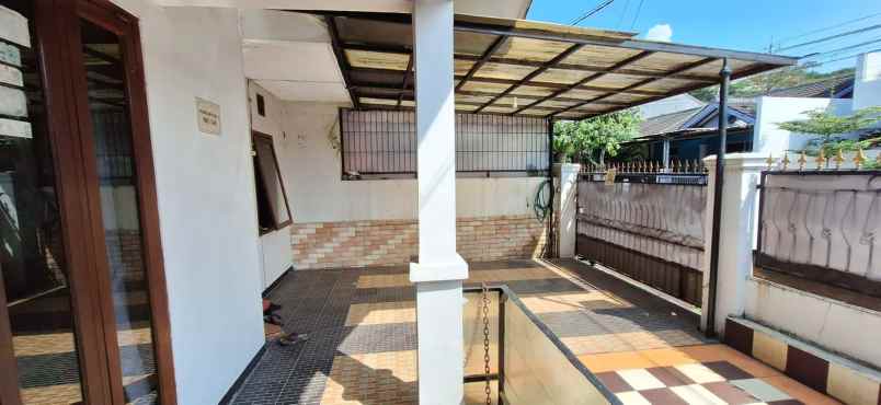 dijual rumah komplek margawangi estate