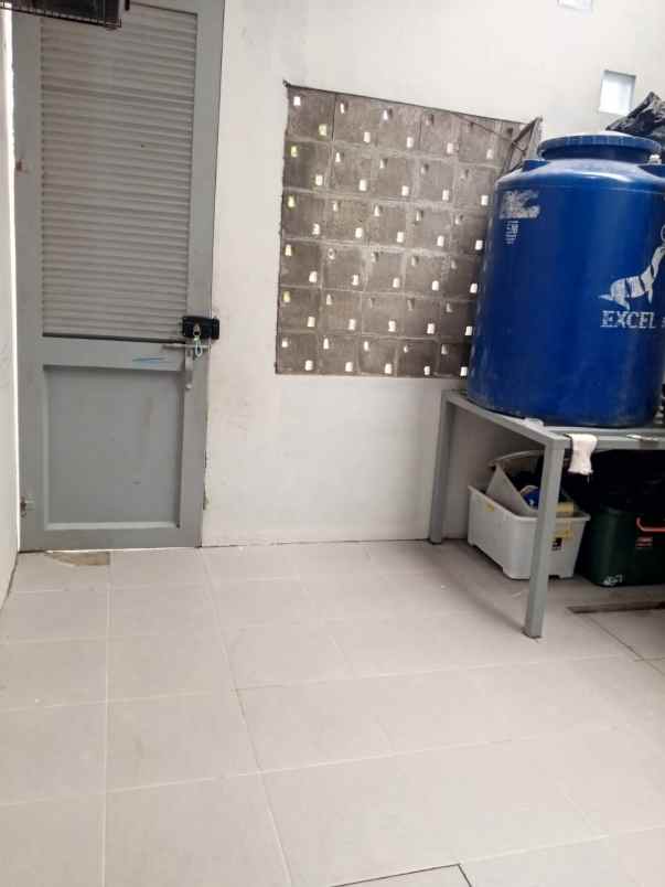 dijual rumah komplek parahyangan