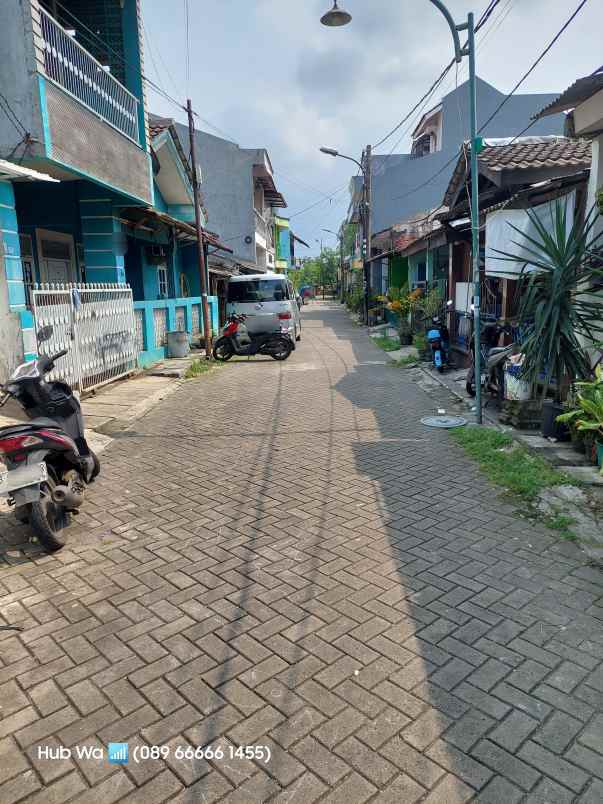 dijual rumah komplek perumahan pondok