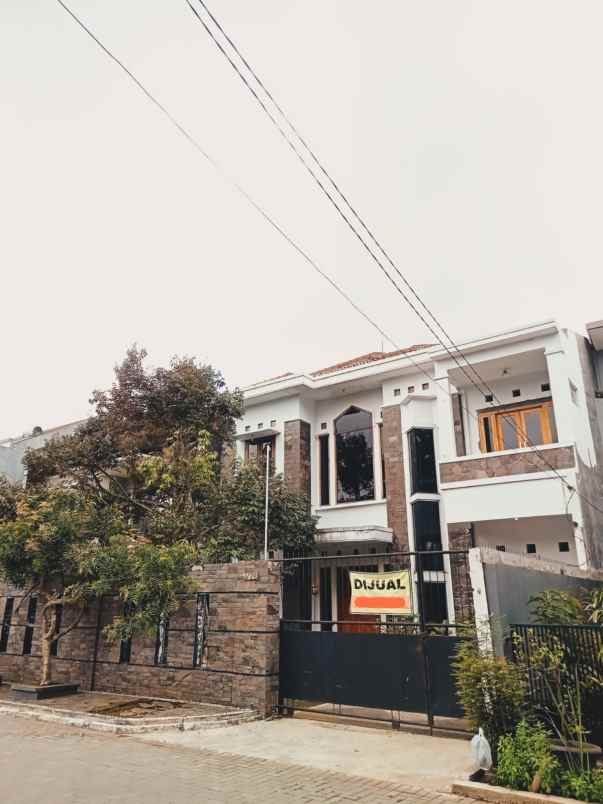 dijual rumah komplek pondok hijau