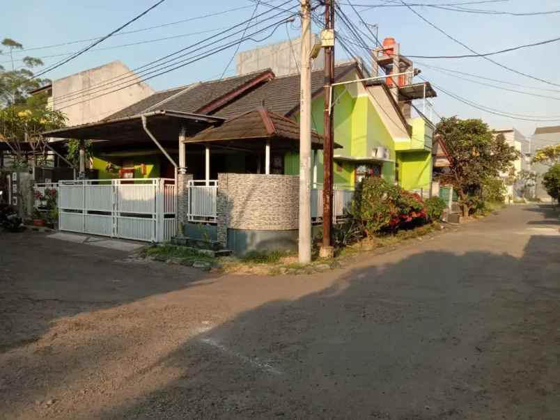 dijual rumah komplek ujung berung indah