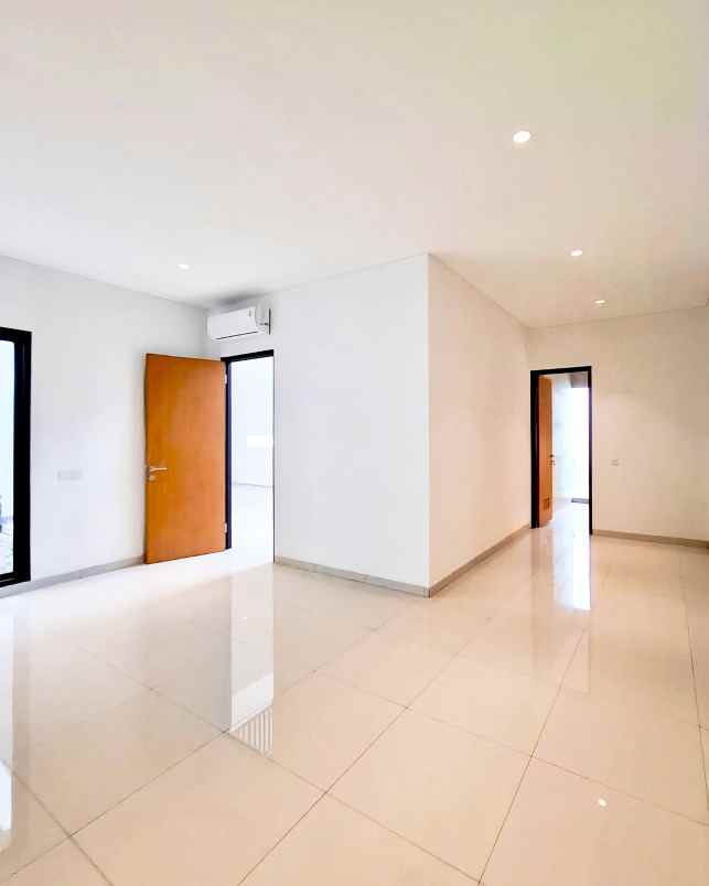 dijual rumah komplek vila cinere mas