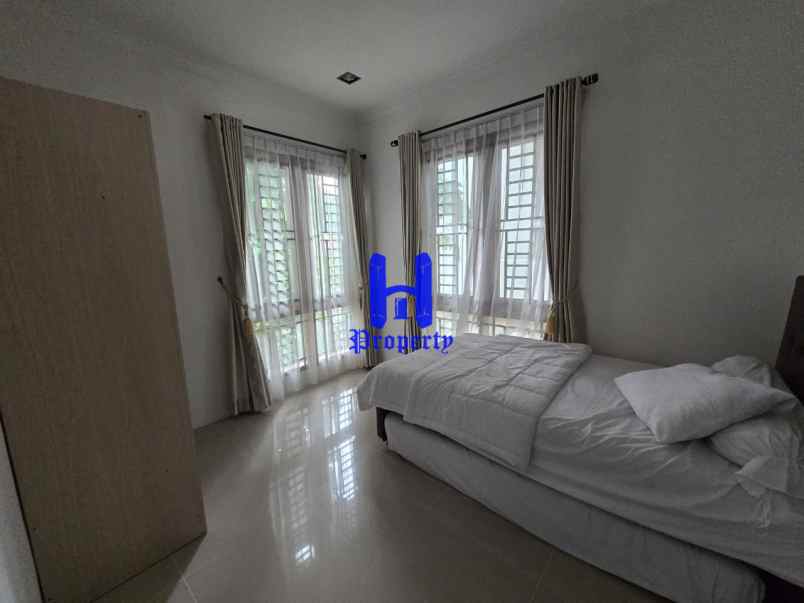 dijual rumah komplek villa panbil jalan