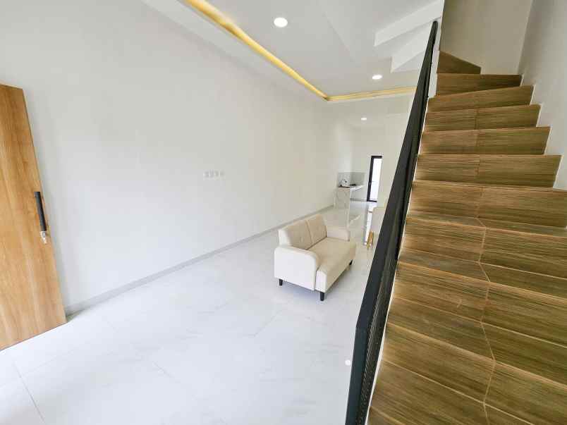 dijual rumah kota harapan indah bekasi