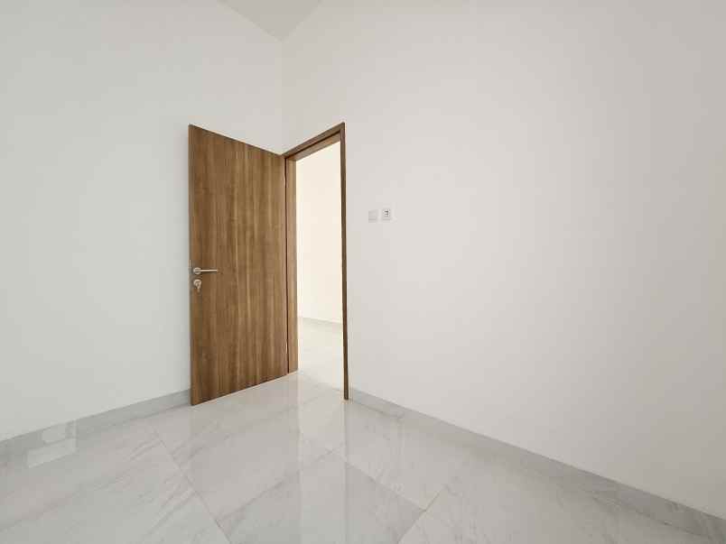 dijual rumah kota harapan indah bekasi