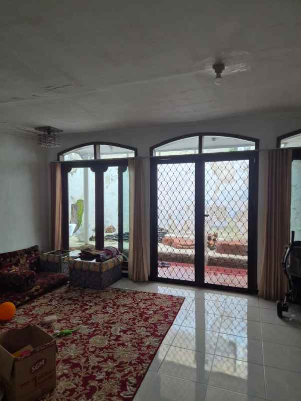 dijual rumah kupang indah