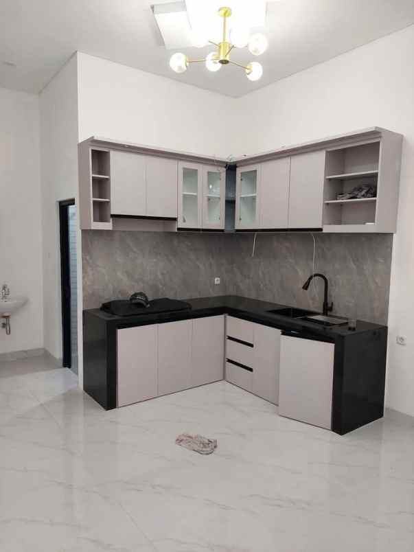 dijual rumah lippo karawaci