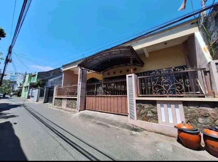 dijual rumah lokasi dinoyo kota malang