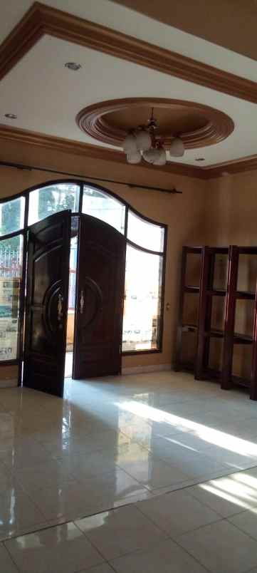 dijual rumah lokasi dinoyo kota malang