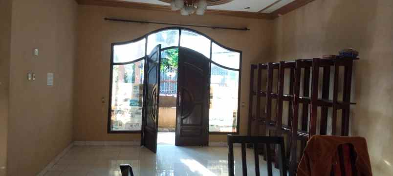 dijual rumah lokasi dinoyo kota malang
