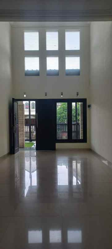 dijual rumah lokasi villa puncak tidar malang