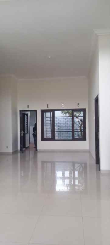 dijual rumah lokasi villa puncak tidar malang