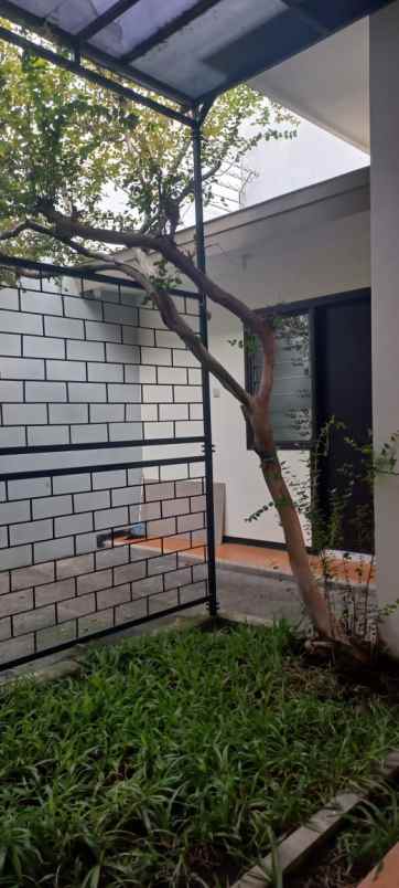 dijual rumah lokasi villa puncak tidar malang