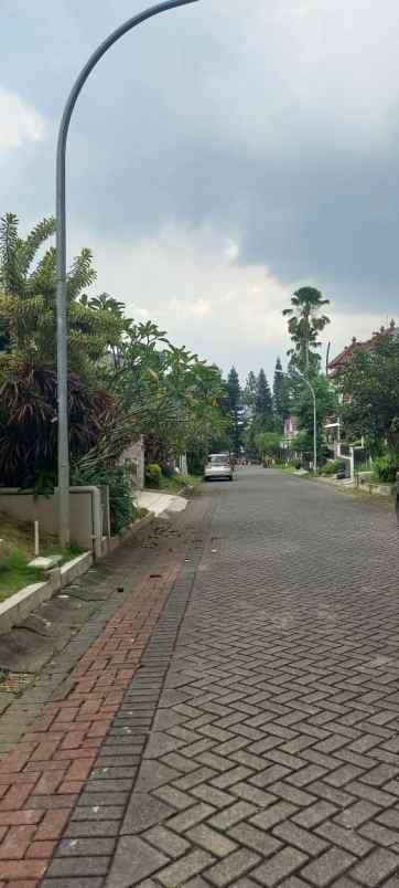 dijual rumah lokasi villa puncak tidar malang