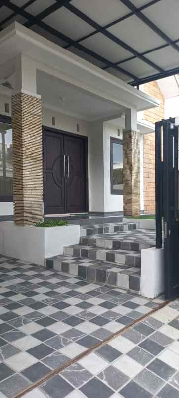 dijual rumah lokasi villa puncak tidar malang