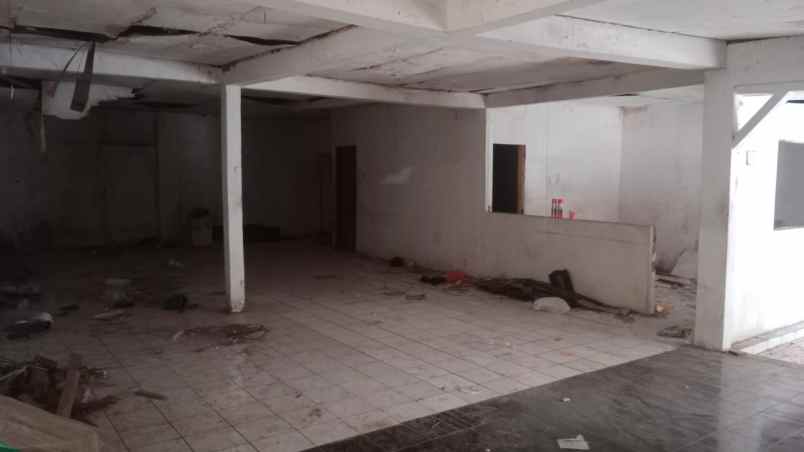dijual rumah mainroad karapitan