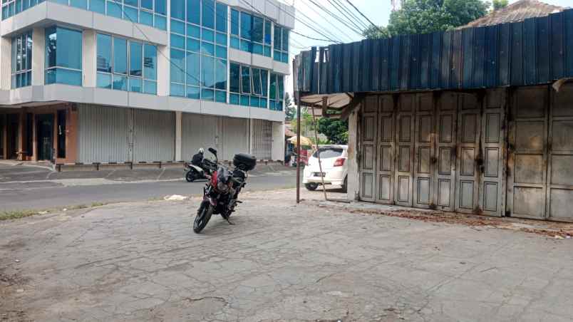 dijual rumah mainroad karapitan