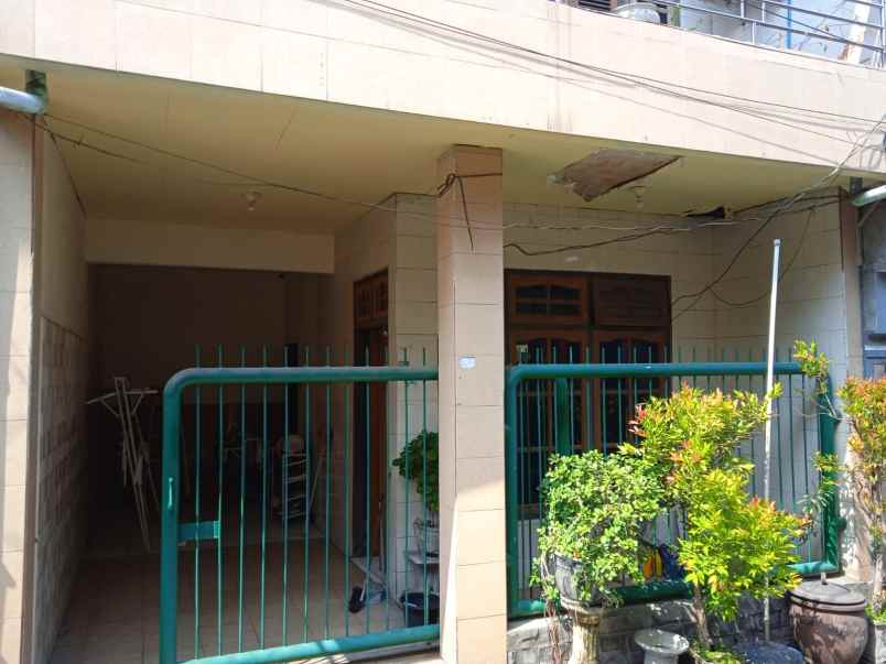 dijual rumah manukan