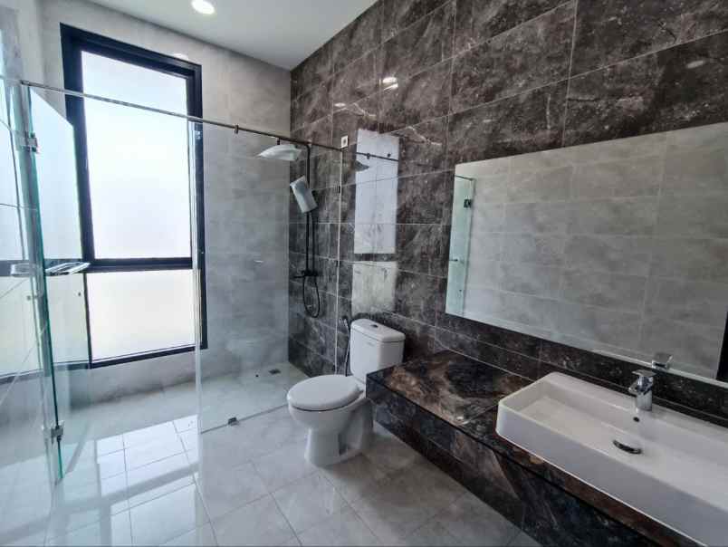 dijual rumah manyar jaya surabaya