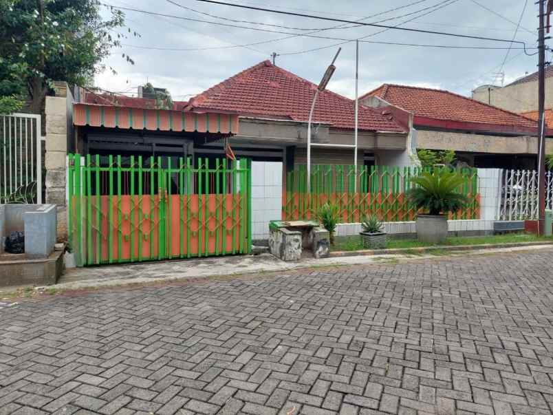 dijual rumah manyar tirtoyoso selatan