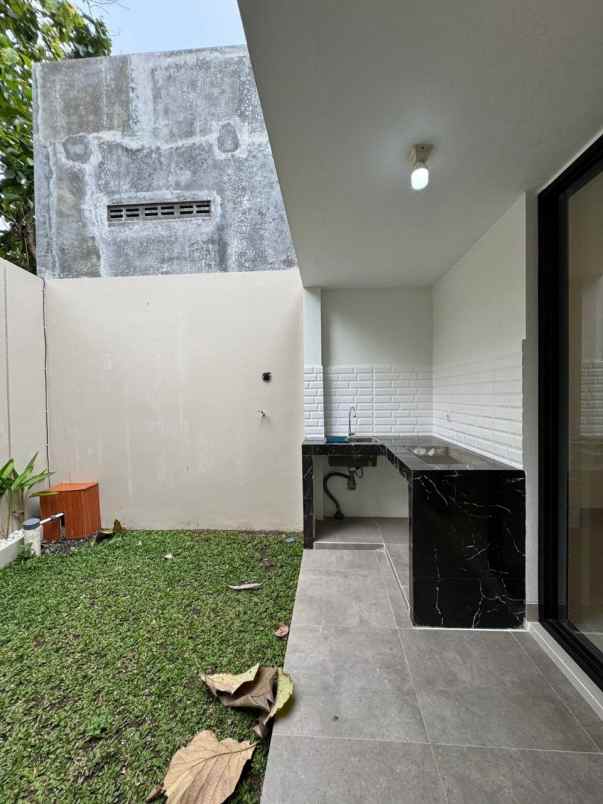 dijual rumah margoluwih