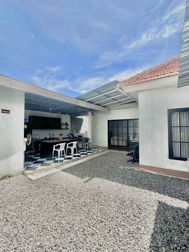 dijual rumah medokan sawah