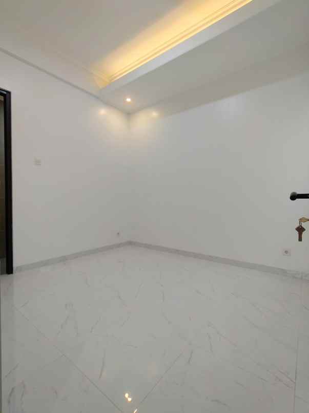 dijual rumah mega cinere depok