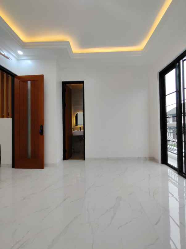 dijual rumah mega cinere depok