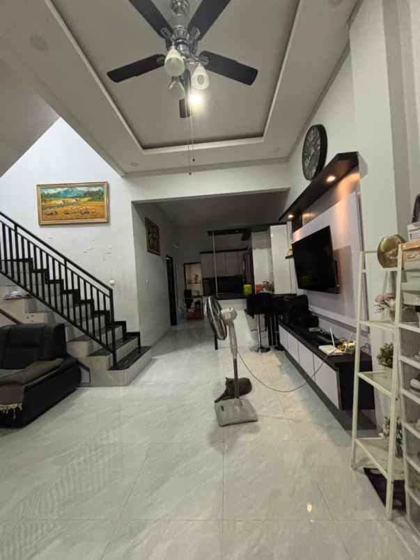 dijual rumah metland menteng cakung
