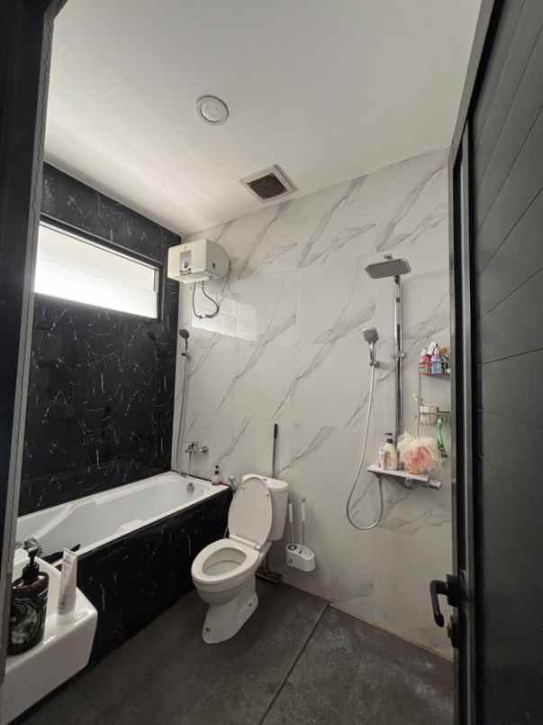 dijual rumah metland menteng cakung