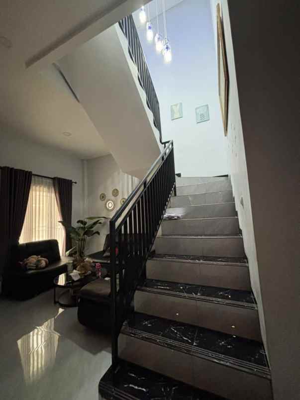 dijual rumah metland menteng cakung