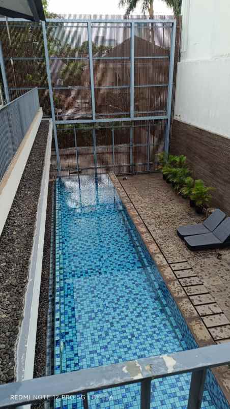 dijual rumah mewah di kawasan senayan jakarta selatan