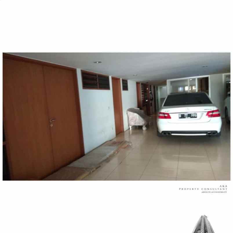 dijual rumah mewah di kawasan senayan jakarta selatan