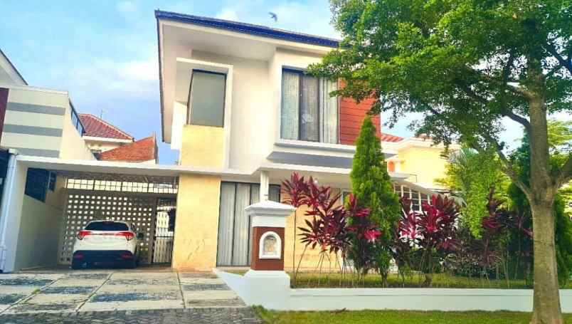 dijual rumah mewah graha taman bunga bsb city semarang