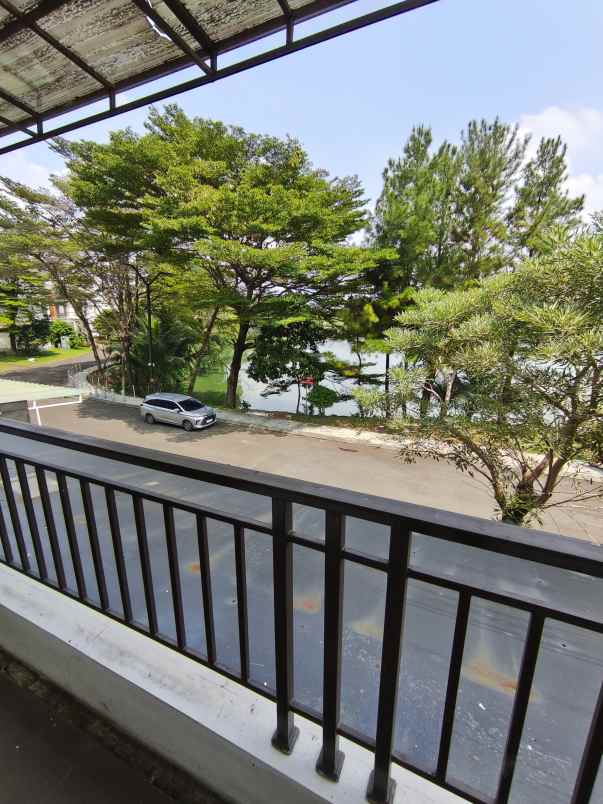 dijual rumah mewah view danau serenade gading serpong