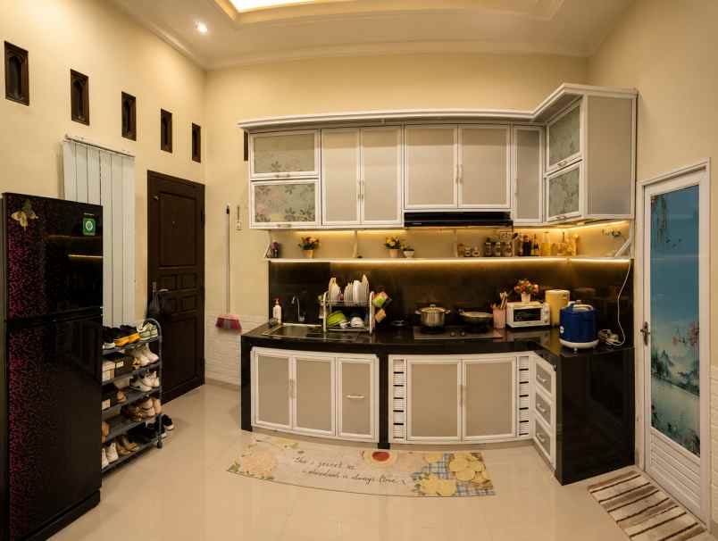 dijual rumah modern klasik
