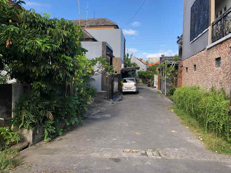 dijual rumah muding kerobokan kuta