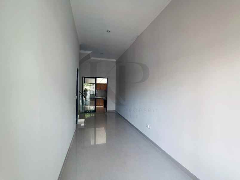 dijual rumah mulyosari prima