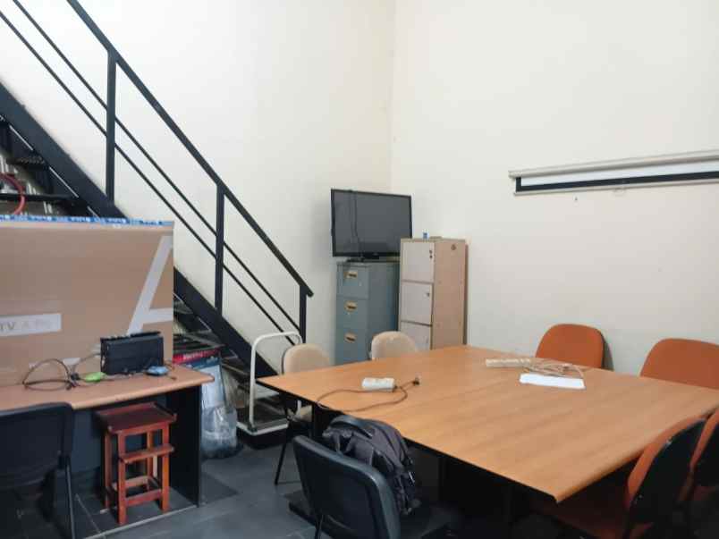 dijual rumah murah di komplek awani residance