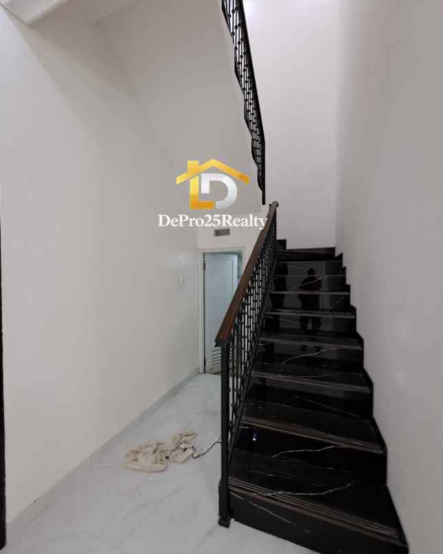 dijual rumah murah siap huni di jagakarsa