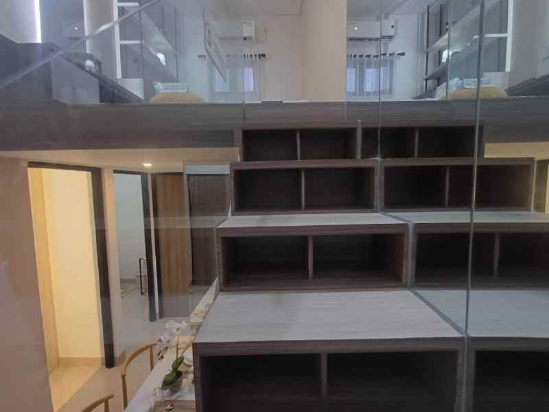 dijual rumah nara park