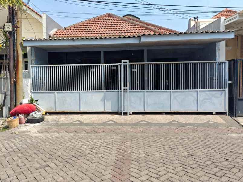 dijual rumah nirwana eksekutive