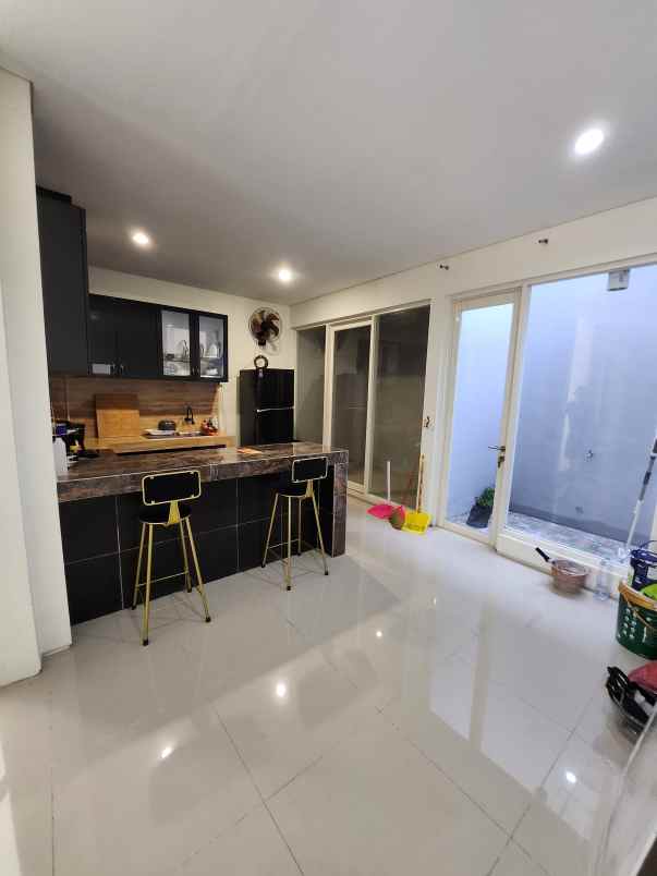 dijual rumah north west park citraland