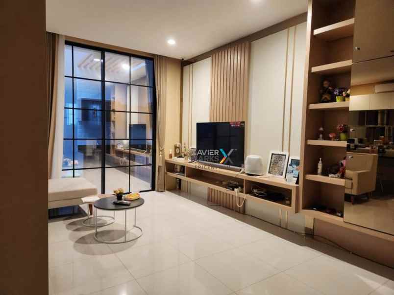 dijual rumah oakwood citraland