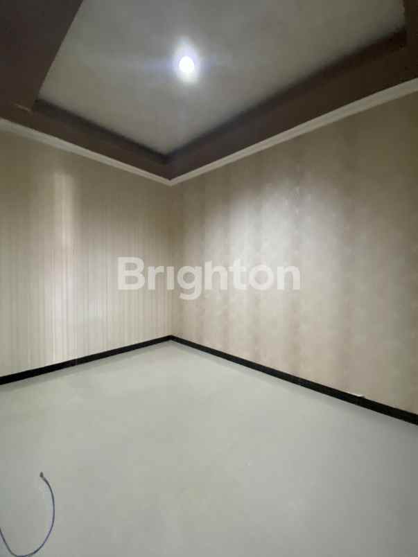 dijual rumah pakuwon city