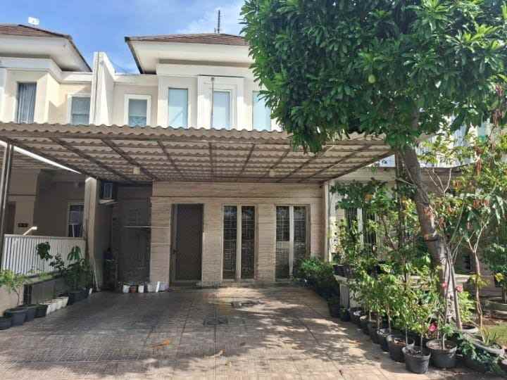 dijual rumah pakuwon city