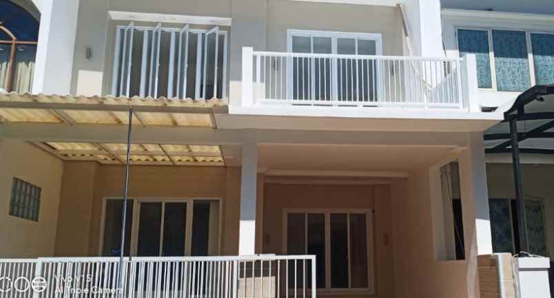 dijual rumah pakuwon city taman mutiara