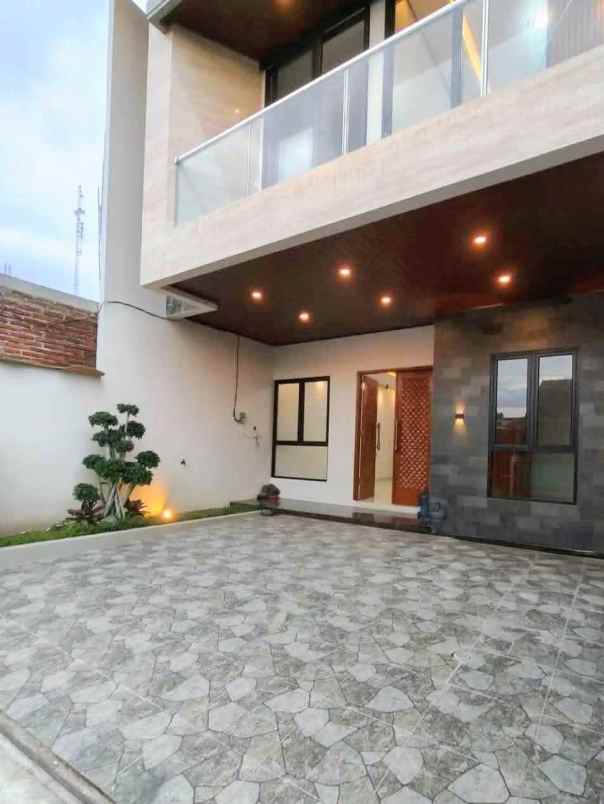 dijual rumah palagan filosofi kopi